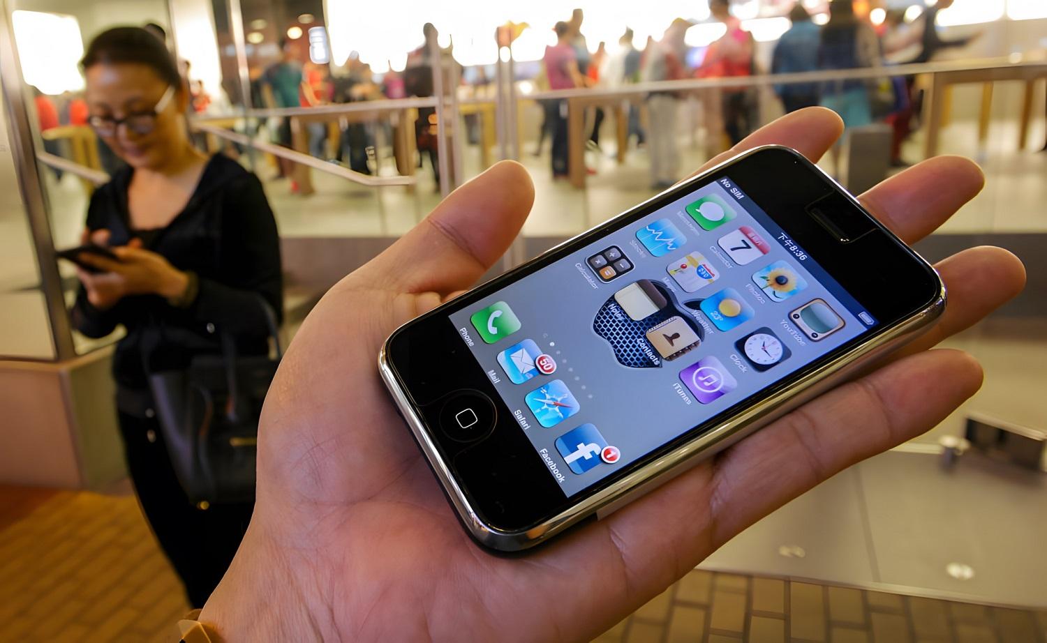 نقد و بررسی iPhone OS 1؛ اولین سیستم عامل آیفون — تصویر 2
